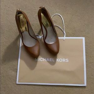 MK heels